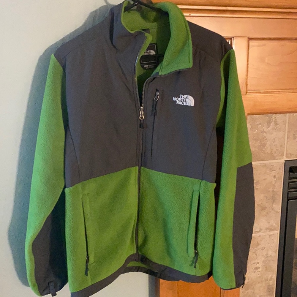 Women’s north face fleece.